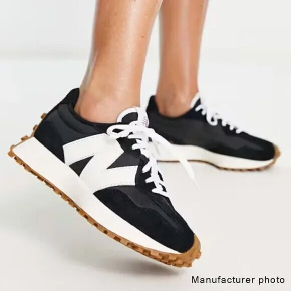 New Balance 327 Sneakers in Black and White 8.5 - Picture 11 of 11